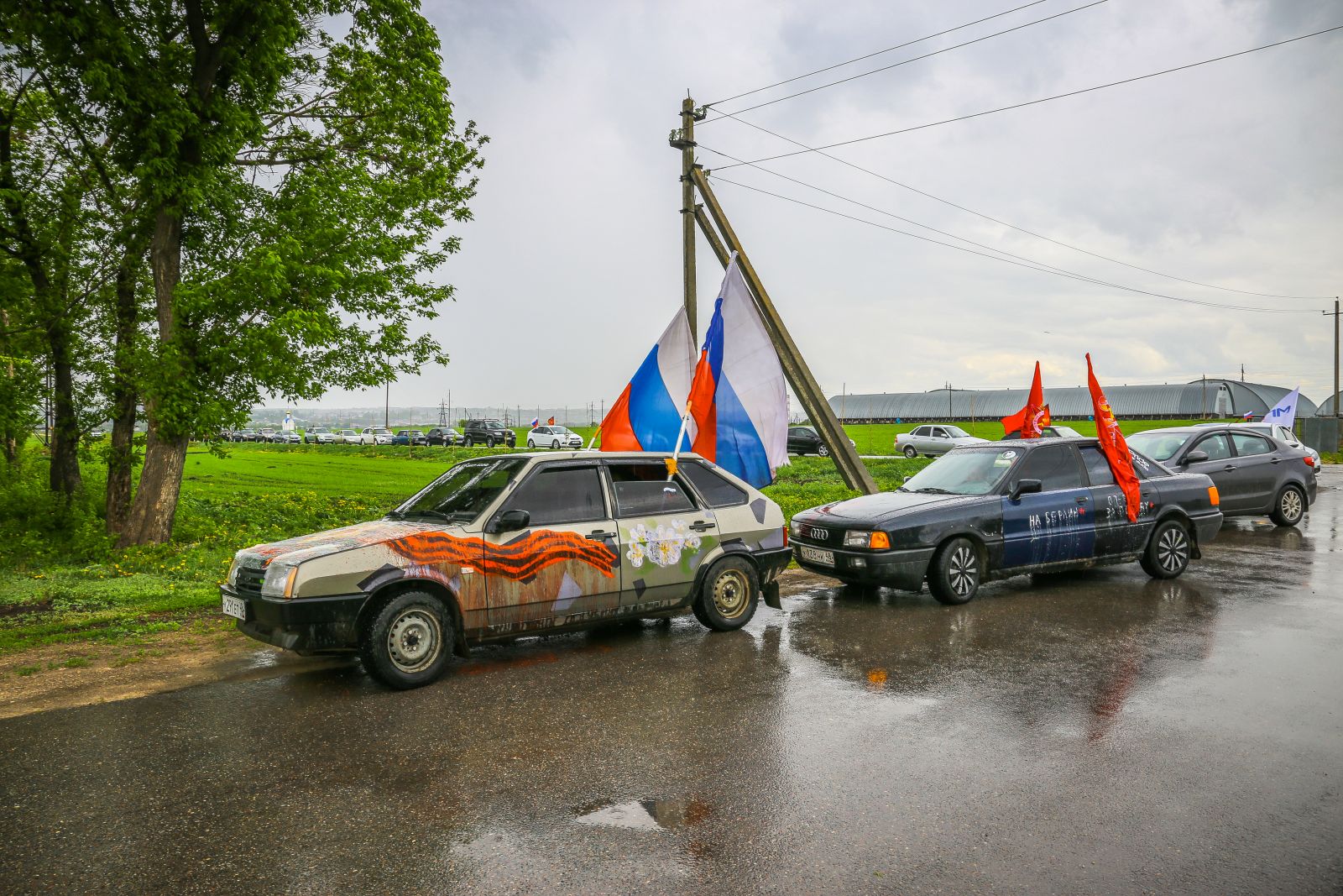 Участники елецкого автопробега посетили одну из крупнейших братских могил региона