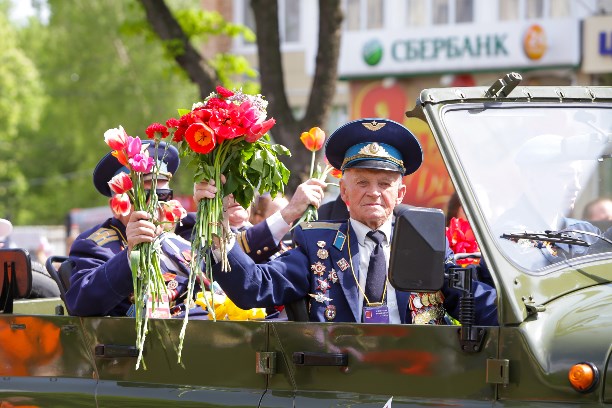 В Туле 150 тысяч человек стали участниками шествия «Бессмертный полк»: фоторепортаж